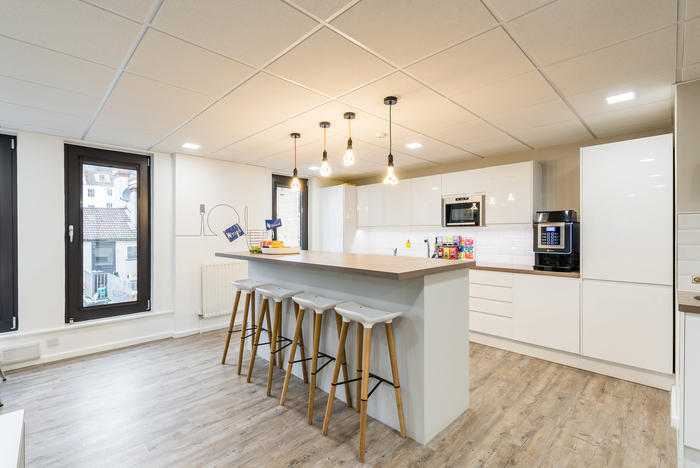 旅游平臺公司辦公裝修現(xiàn)代簡約風(fēng)格-第5張圖片-上海古都建筑設(shè)計集團