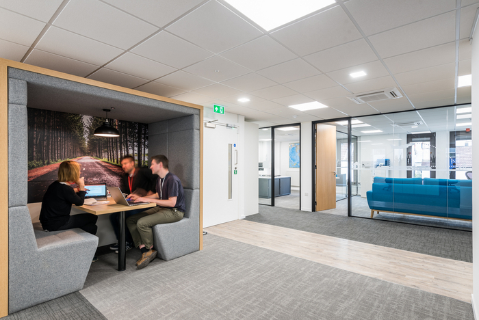 旅游平臺公司辦公裝修現(xiàn)代簡約風(fēng)格-第4張圖片-上海古都建筑設(shè)計集團