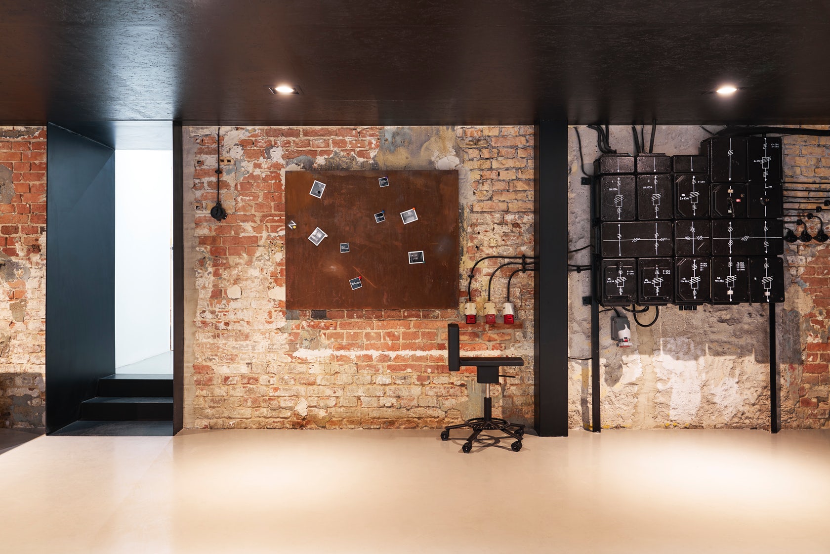 上海辦公室裝修懷舊風(fēng)格攝影棚裝修設(shè)計-第5張圖片-上海古都建筑設(shè)計集團