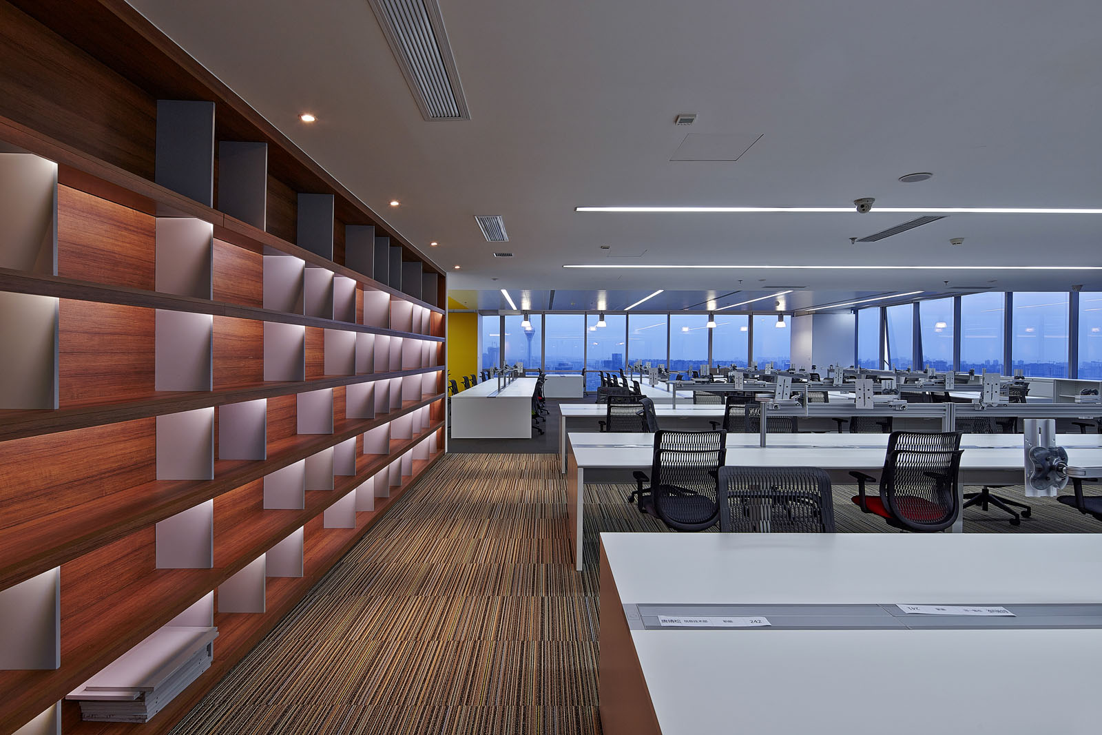 現(xiàn)代科技風辦公室裝修設計效果圖-第6張圖片-上海古都建筑設計集團