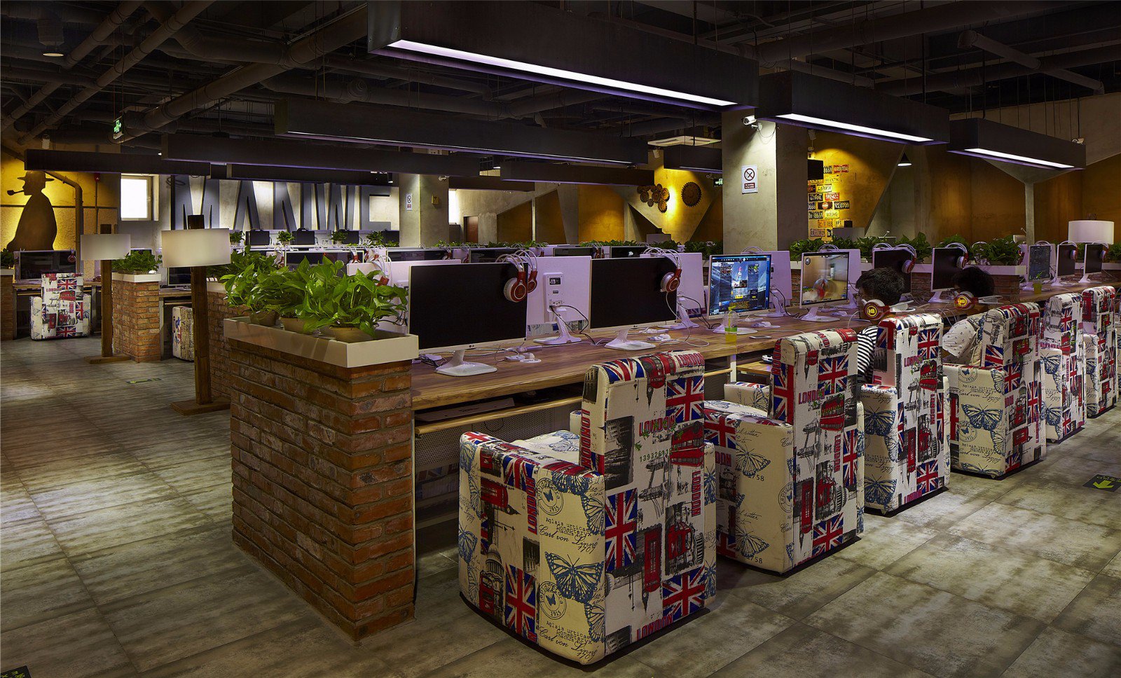 浦東新區(qū)工業(yè)風網(wǎng)吧裝修設(shè)計-第2張圖片-上海古都建筑設(shè)計集團