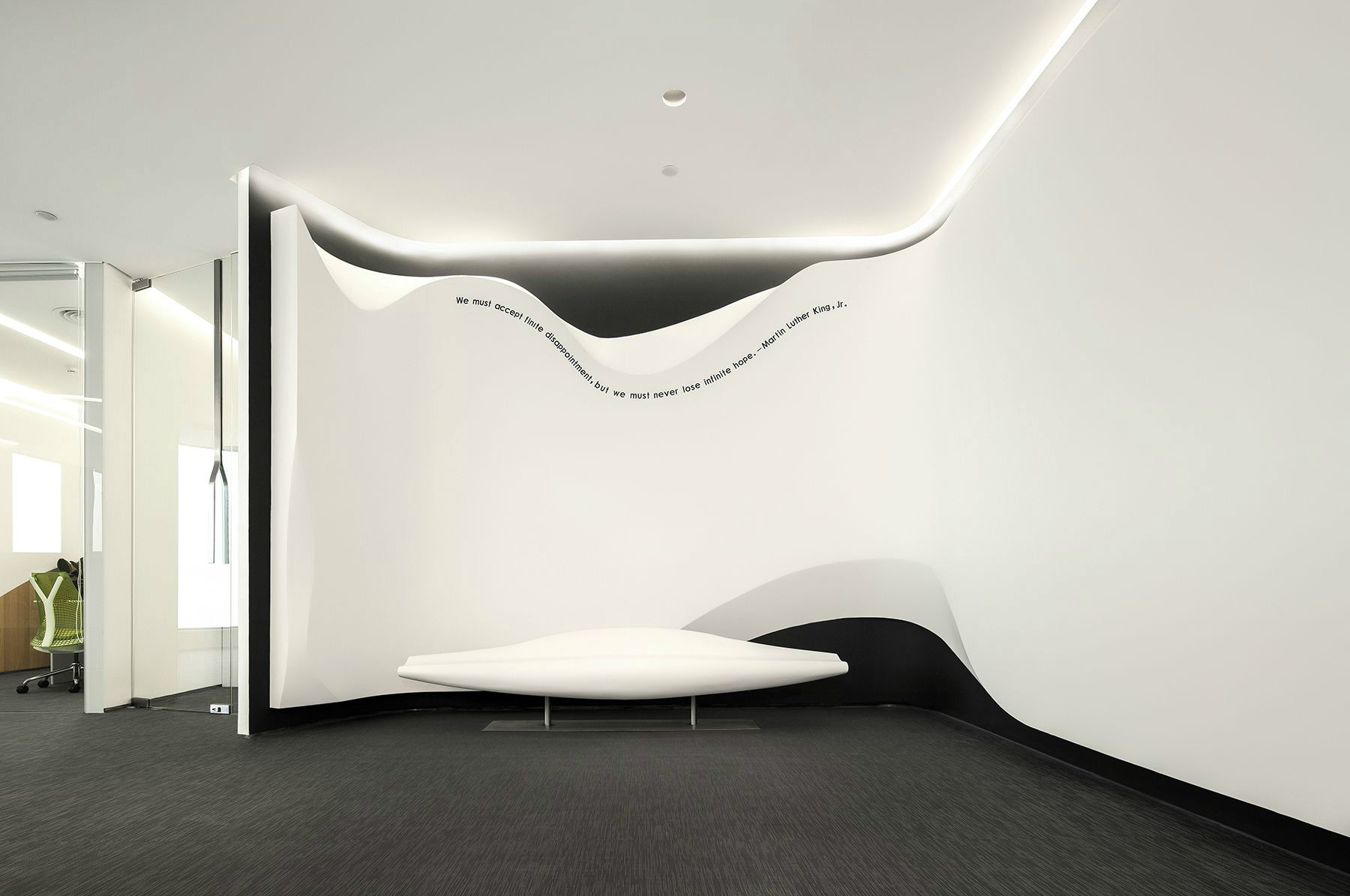 純白科技風(fēng)格辦公室裝修設(shè)計-第3張圖片-上海古都建筑設(shè)計集團(tuán)