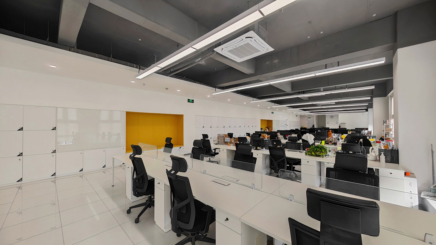 虹口1900生物科技公司辦公場所裝潢設(shè)計(jì)-辦公室裝修設(shè)計(jì)效果圖-第3張圖片-上海古都建筑設(shè)計(jì)集團(tuán)